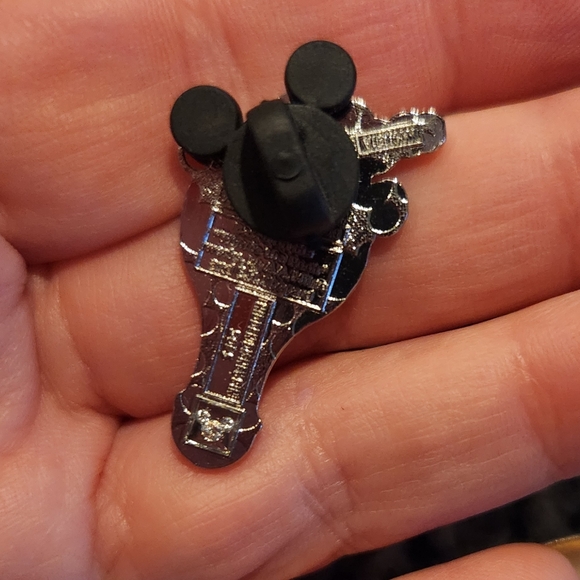 (5 For $30) Disney Pin Tigger Bubble Wand Hidden Disney Wave B 2025 Pin - Picture 2 of 4